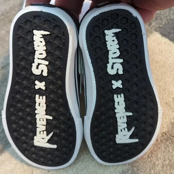 Revenge X Storm II Vol 1 Velcro Black - Picture 4 of 4